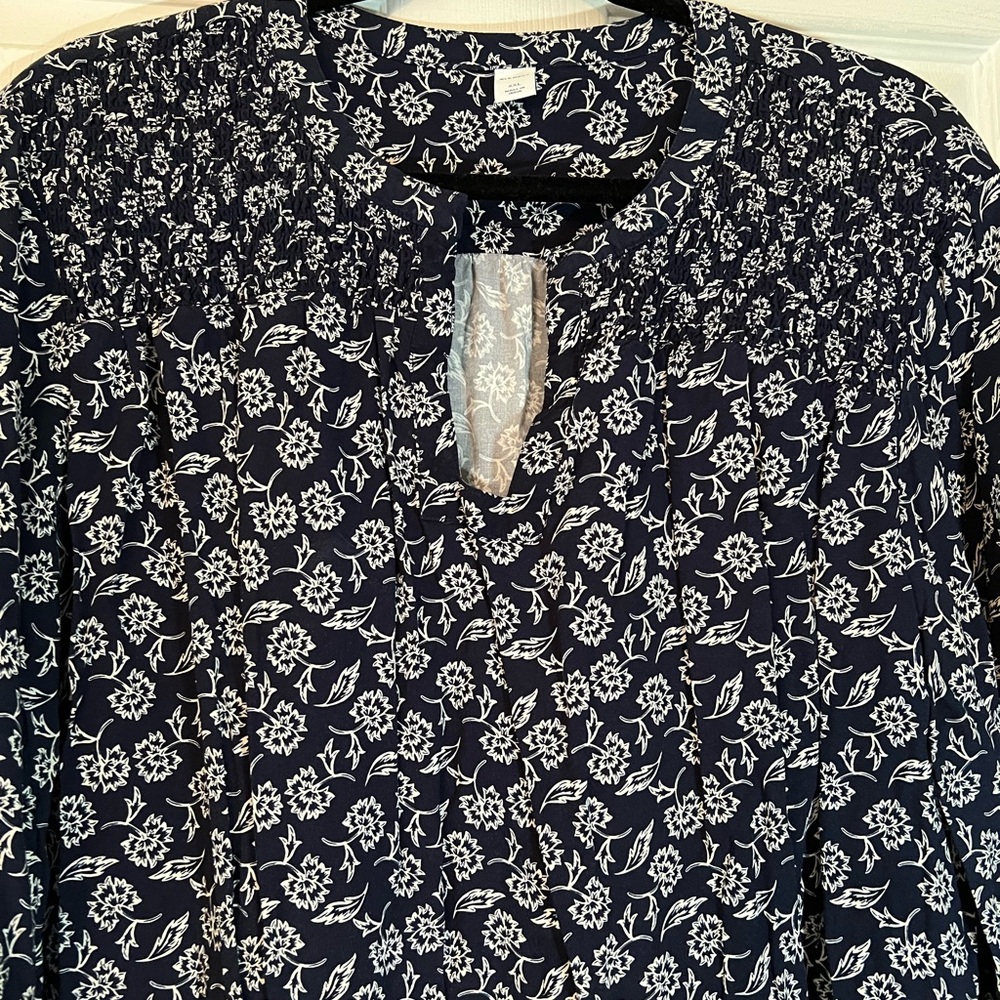 Old Navy Floral Navy and White Women's Top